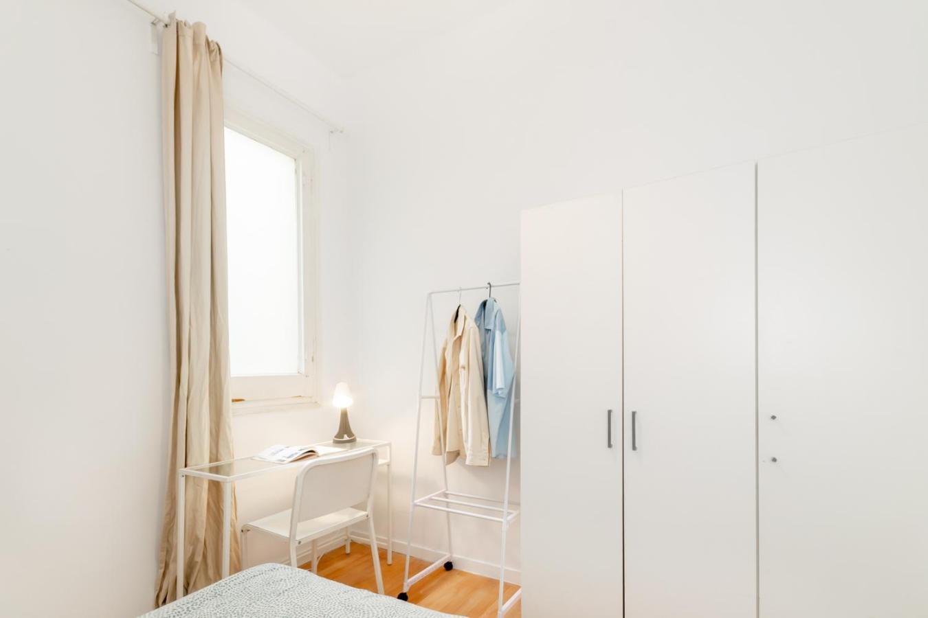 Balmes Private Rooms บาร์เซโลนา ภายนอก รูปภาพ