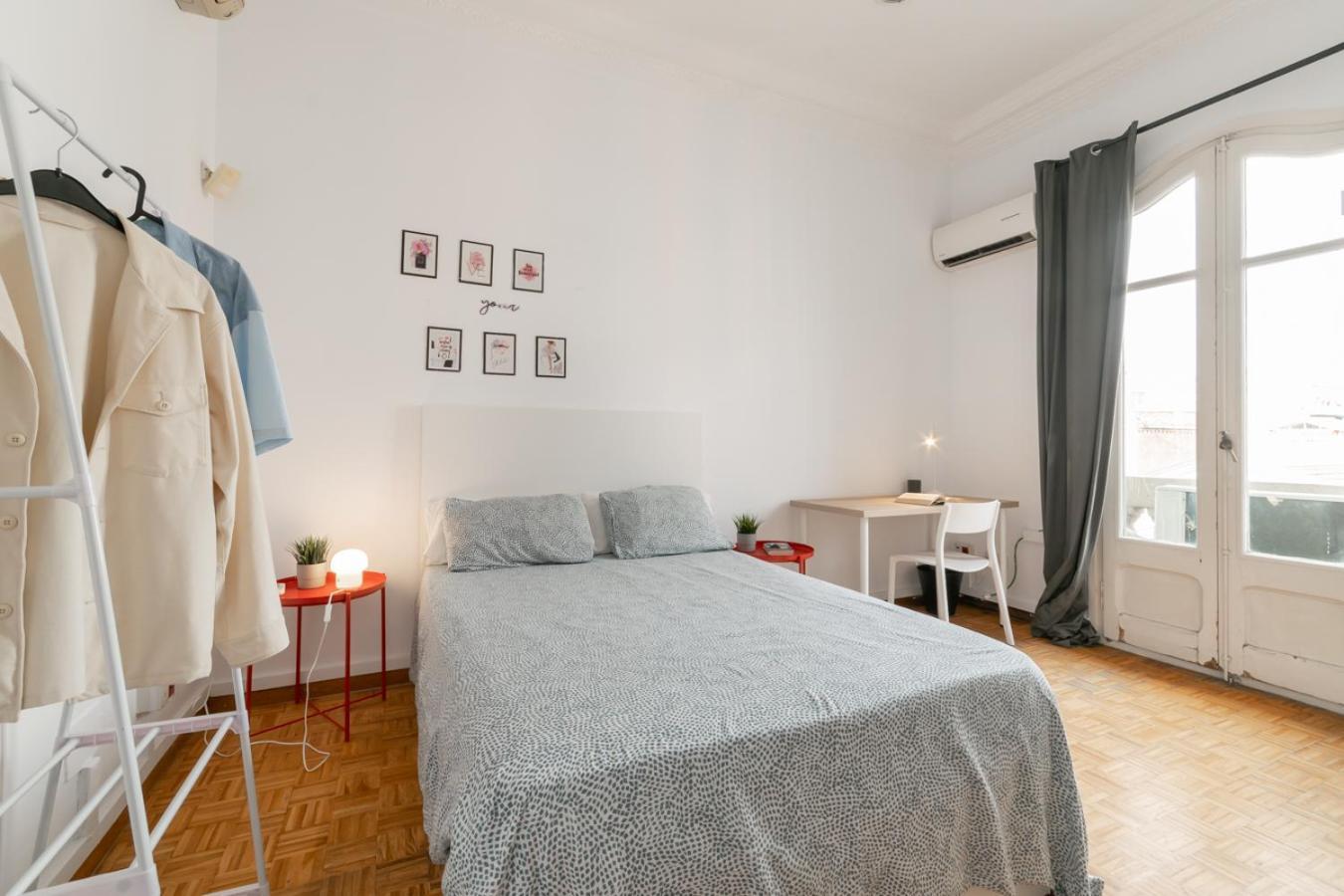 Balmes Private Rooms บาร์เซโลนา ภายนอก รูปภาพ