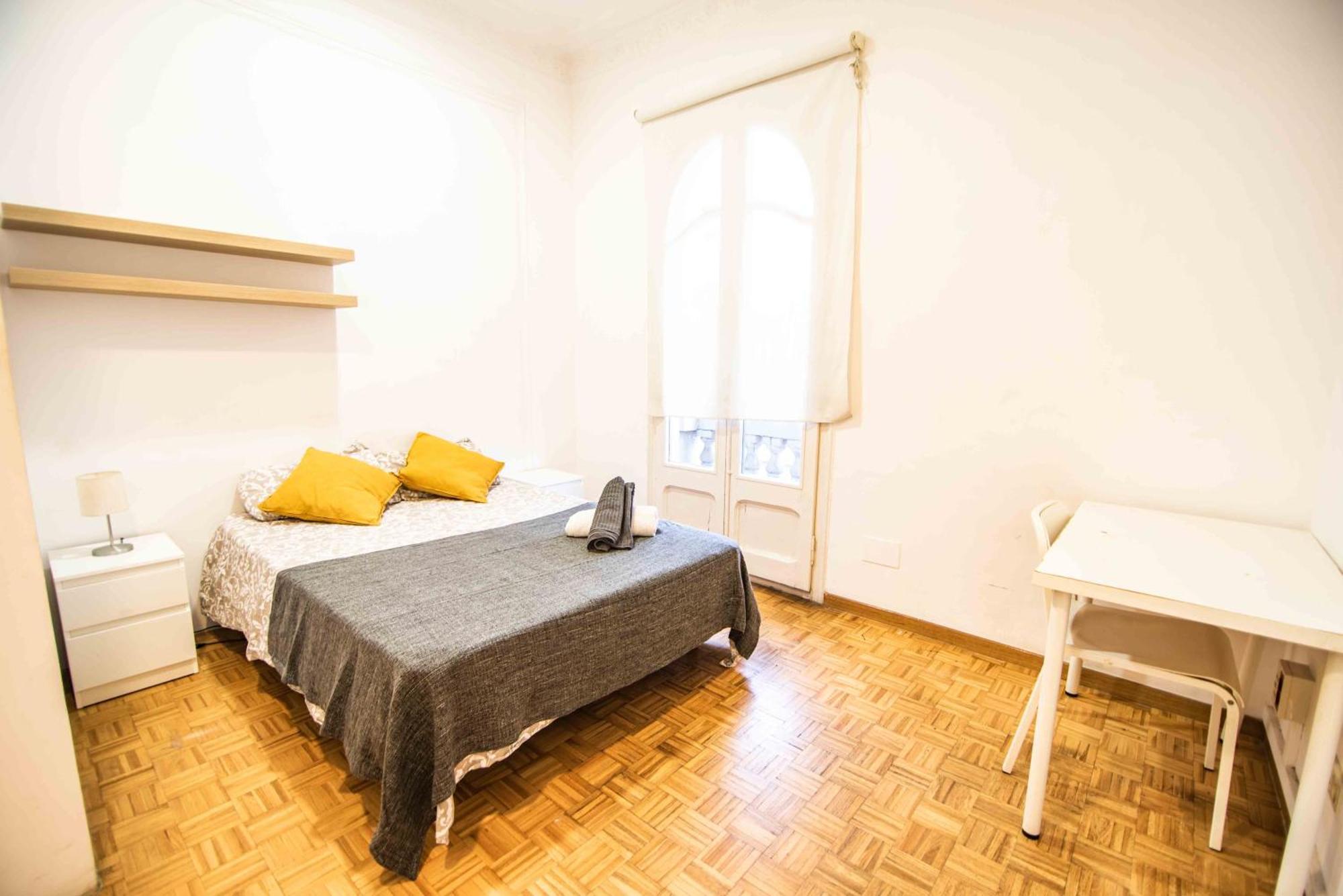 Balmes Private Rooms บาร์เซโลนา ภายนอก รูปภาพ